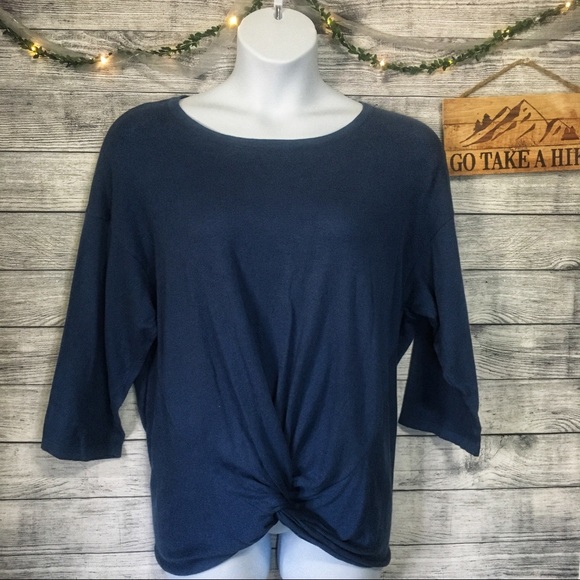 Listicle Sweaters - 5/$25Listicle Blue Knot Pullover Sweater